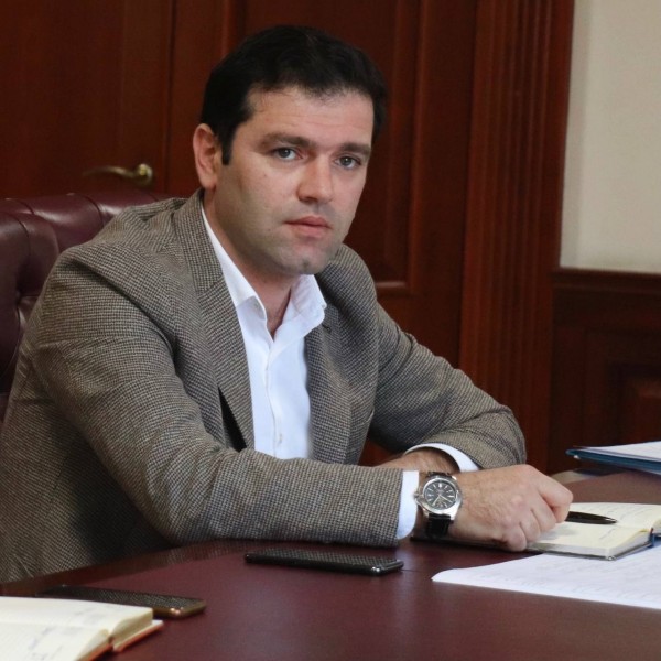 Еженедельная рабочая планерка прошла под председательством Заура Эминова