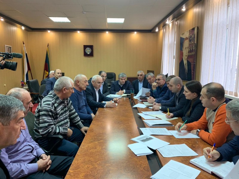 В администрации Сулейман-Стальского района прошло совещание по обсуждению итогов инвентаризации земельных участков, находящихся в государственной собственности Республики Дагестан