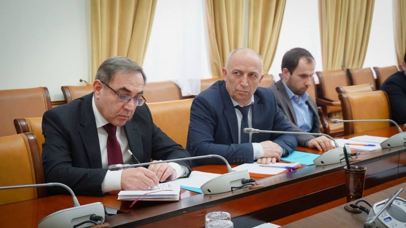 В Правительстве РД состоялась рабочая встреча сотрудников Минимущества с отделом ЗИО