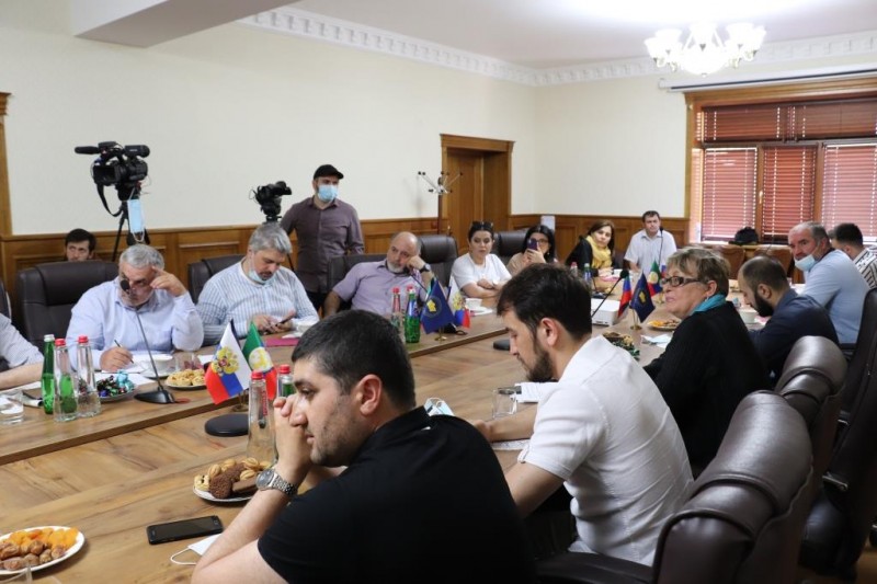 Заур Эминов рассказал на пресс-конференции о проблемах земельно-имущественного комплекса Дагестана