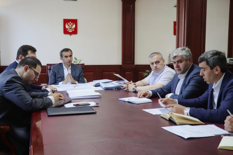 В Минимуществе прошло совещание с участием постоянного представителя Республики Дагестан при Президенте РФ Владислава Толстюка