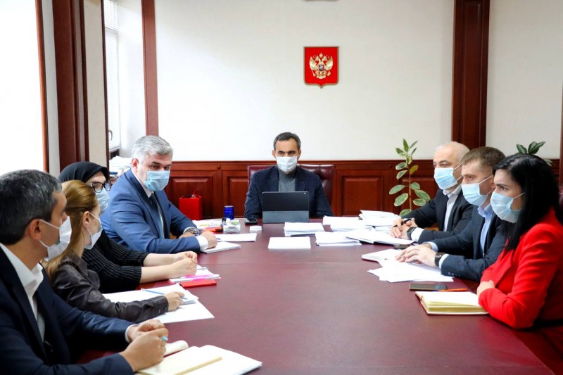 Еженедельное аппаратное совещание прошло под руководством Заура Эминова