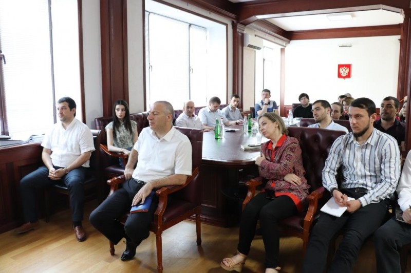 Руководство ИТ-компании "Барс" провело обучение сотрудников Минимущества Дагестана