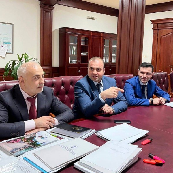 В Минимуществе состоялось рабочее совещание с Управлением Росреестра РД