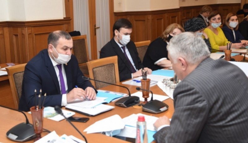 Агарагим Кагиргаджиев принял участие в заседании Комитета по экономике и предпринимательству НС РД