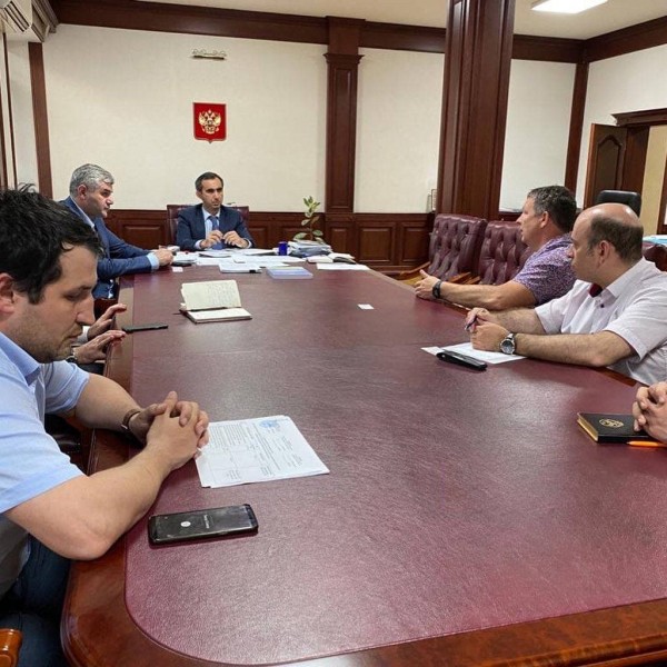 Заур Эминов провел встречу с руководством ИТ-компании «Барс»