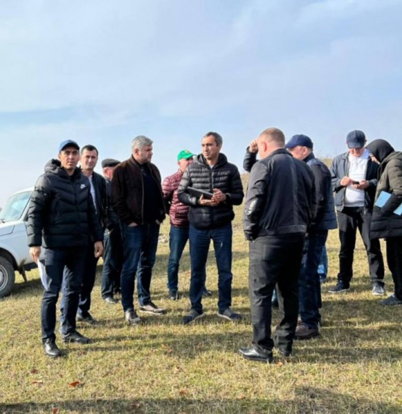 Межведомственная рабочая группа во главе с Зауром Эминовым посетила Казбековский район