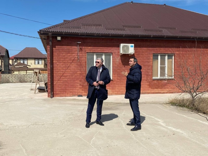 Заур Эминов проинспектировал земельные участки и объекты недвижимости, находящиеся в республиканской собственности