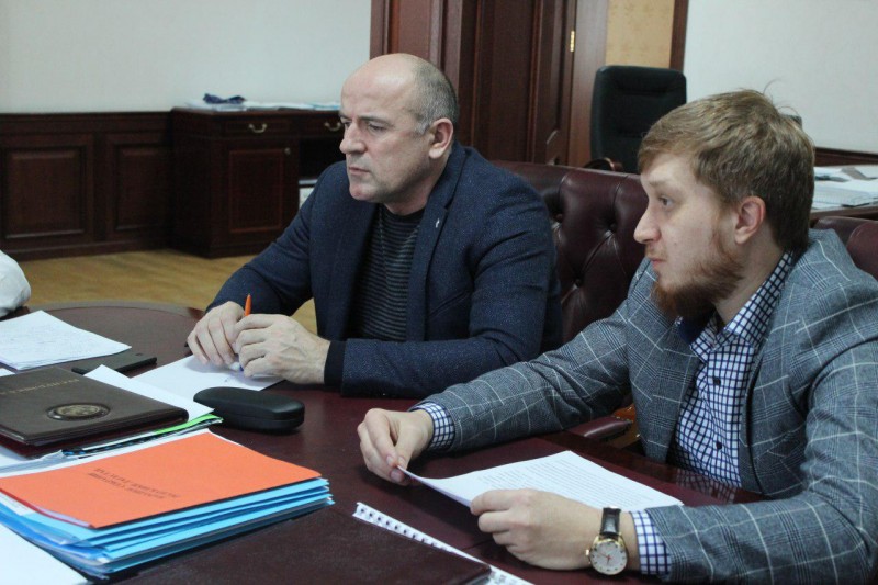 Совещание по вопросу постановки на кадастровый учет сетей мелиорации провел Агарагим Кагиргаджиев