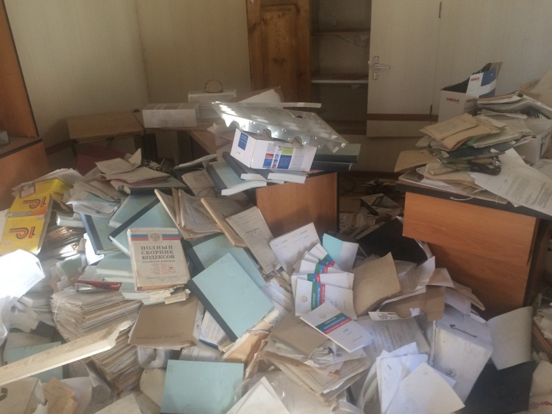 В заброшенном помещении одного из офисных зданий в столице Дагестана найдены важные архивные документы
