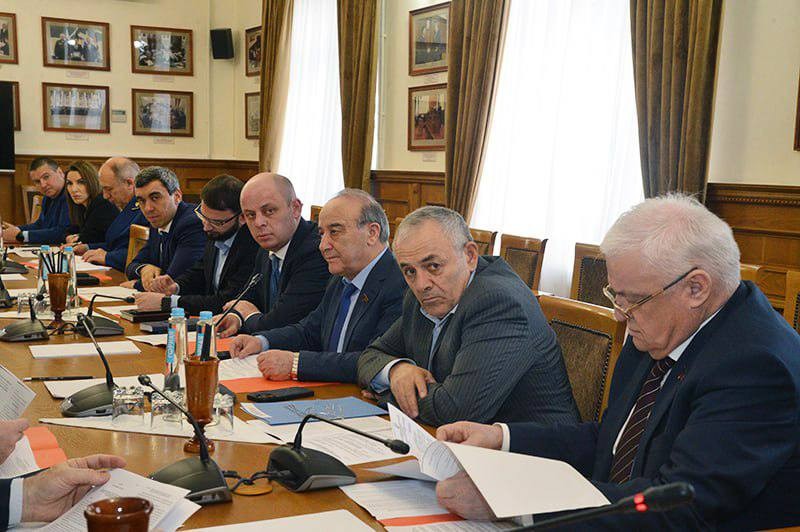На заседании Комитета Народного собрания РД обсудили изменения в Закон РД «Об обороте земель сельскохозяйственного назначения в Республике Дагестан»