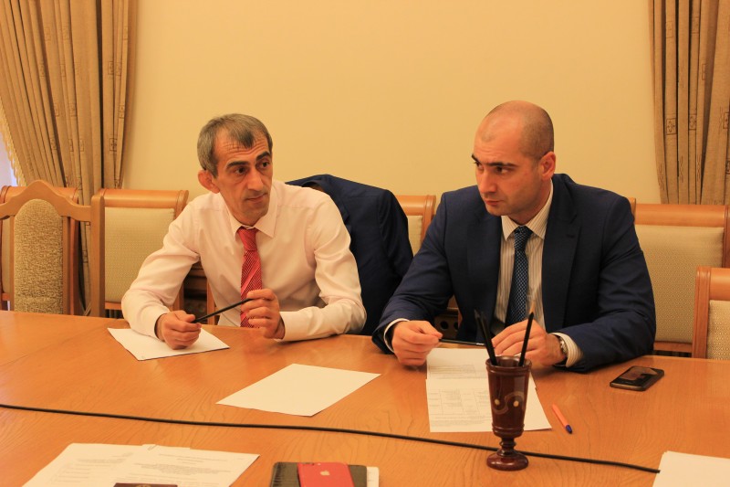 В Правительстве Дагестана обсудили постановку на кадастровый учёт бесхозяйных газовых и электрических сетей