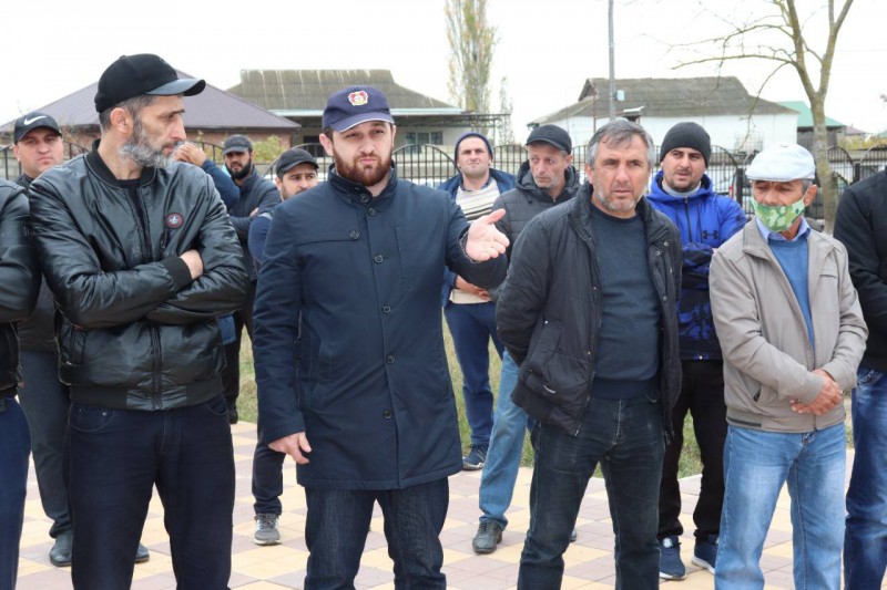 Начальник управления земельных отношений Алефтин Абдуллаев посетил село Авадан