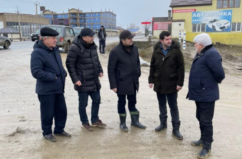 Батыр Эмеев проинспектировал ситуацию в селе Новокули