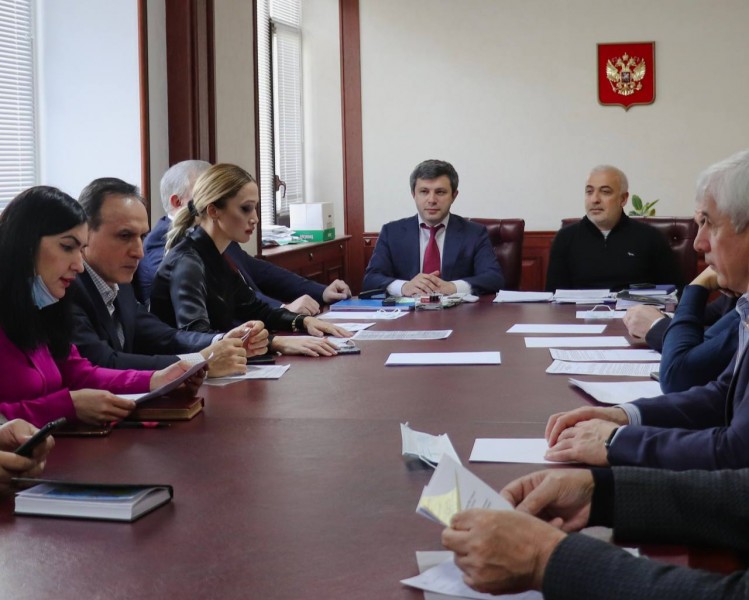 Вопросы преобразования казённого предприятия "УКИО РД" в ООО обсудили в Минимуществе
