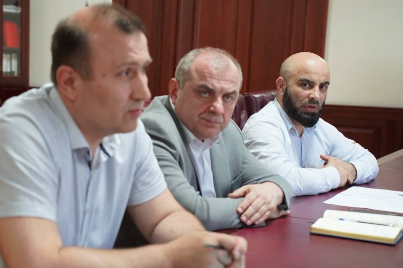 В Минимуществе рассмотрели вопрос строительства подъездной дороги к Махачкалинскому морскому торговому порту