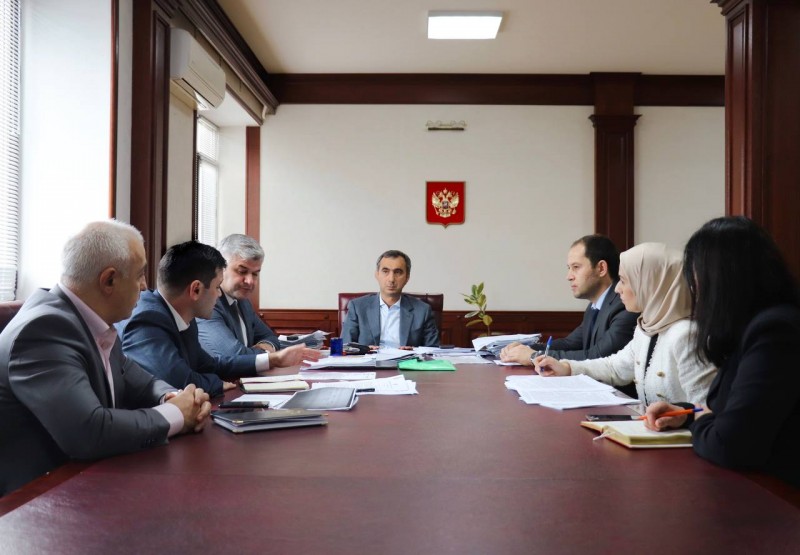 Заур Эминов встретился с представителями ООО "Газпром межрегионгаз Махачкала"
