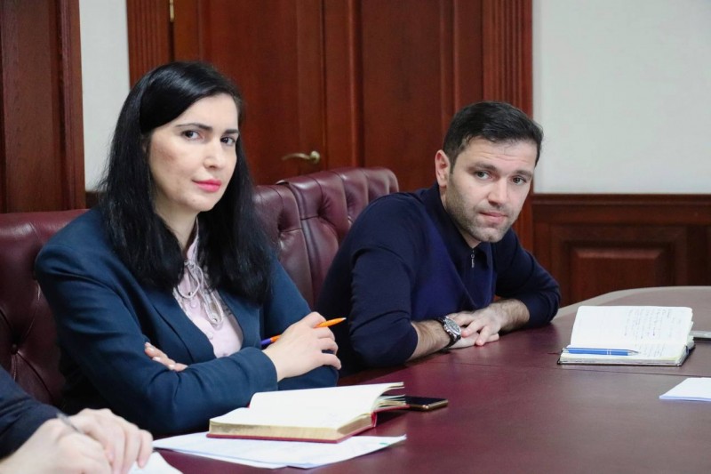 Под руководством Заура Эминова прошло еженедельное аппаратное совещание