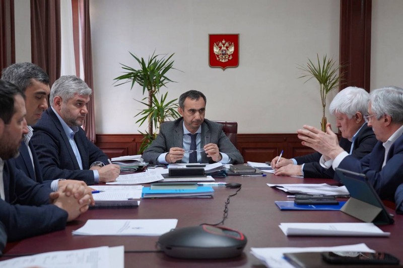 Заур Эминов встретился с инициативной группой жителей села Новокули