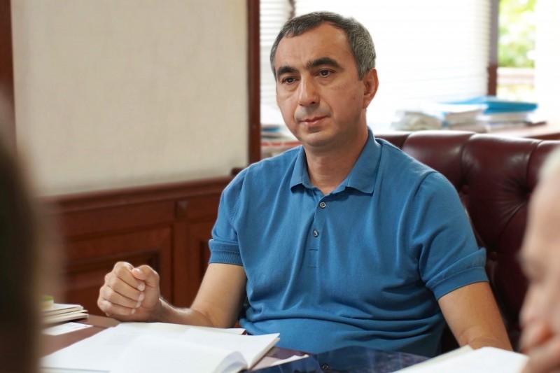 Еженедельное аппаратное совещание прошло под руководством Заура Эминова