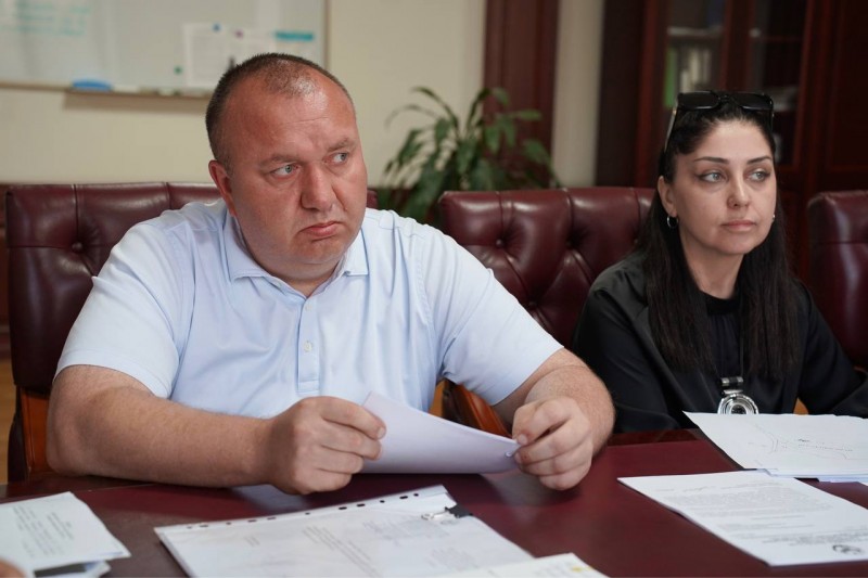 Глава Минимущества встретился с руководством Хасавюртовского района