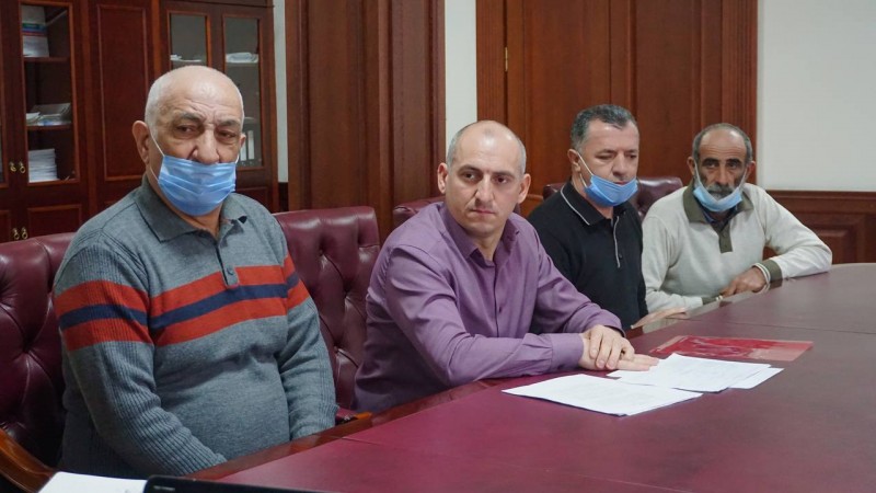 Глава Минимущества Заур Эминов провёл рабочую встречу с представителями села Кумук