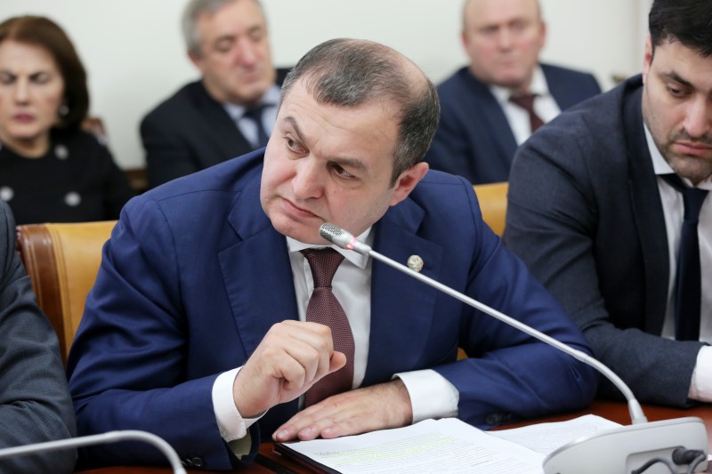 Агарагим Кагиргаджиев принял участие в обсуждении мер по обращению с твердыми коммунальными и медицинскими отходами