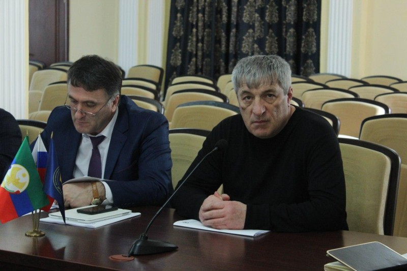 Мурад Алиев провел совещание с представителями муниципальных образований