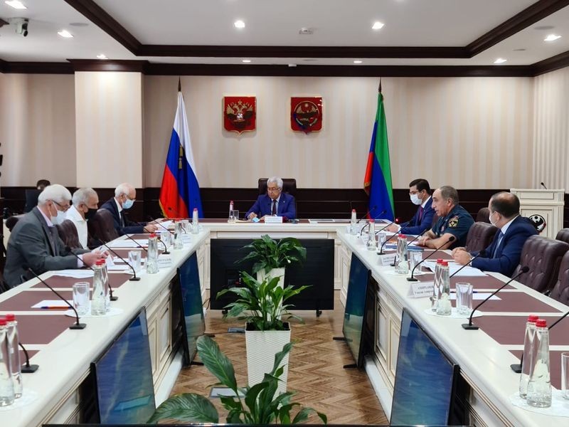 Владимир Васильев поручил оказать поддержку семьям, пострадавшим при пожаре в Махачкале