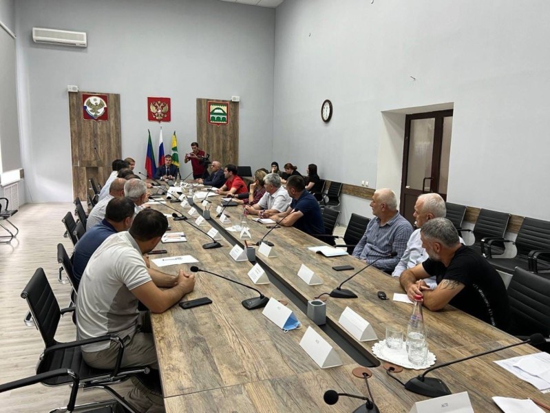 Начальник Управления учета и распоряжения государственным имуществом Темирхан Халилов посетил Сулейман-Стальский район