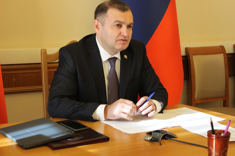 Агарагим Кагиргаджиев провел ВКС с АО «Корпорация МСП» по вопросам имущественной поддержки субъектов малого и среднего предпринимательства