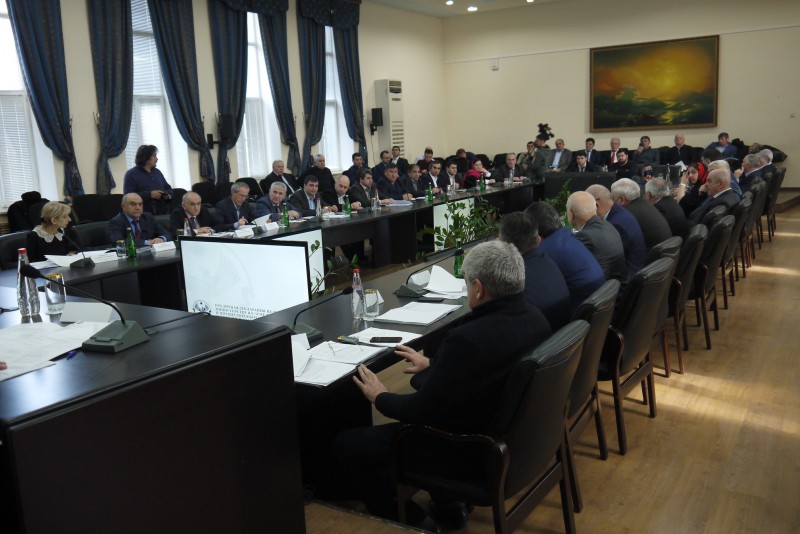 В здании ректората ДГУ прошло первое заседание Общественного совета при Министерстве по земельным и имущественным отношениям Республики Дагестан