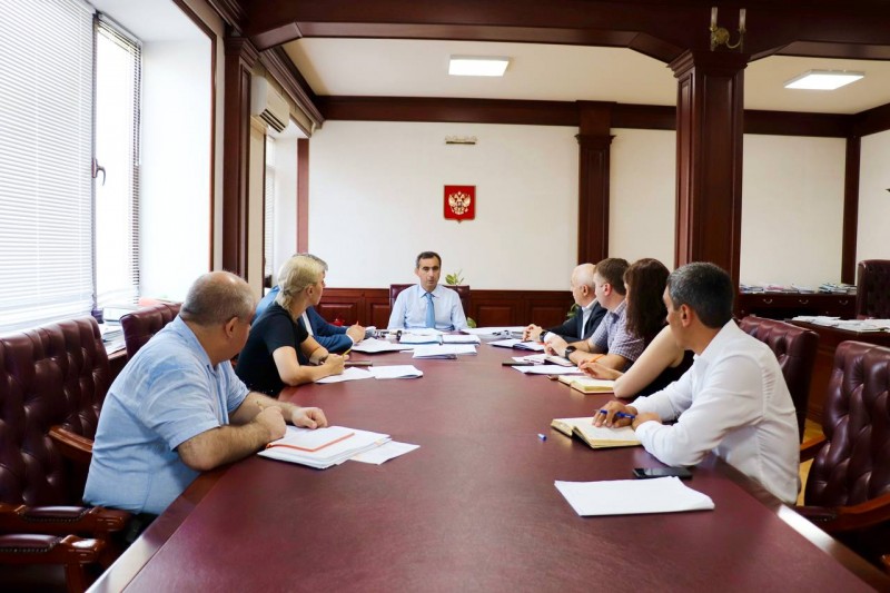 В Минимуществе Дагестана прошло еженедельное рабочее совещание