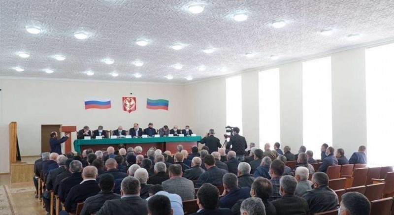 Хабиб Джанаев принял участие в совещании по вопросам развития животноводства и борьбы с саранчовыми вредителями