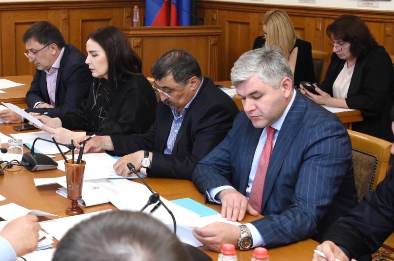 Представители Минимущества Дагестана приняли участие в заседании Комитета Народного Собрания РД
