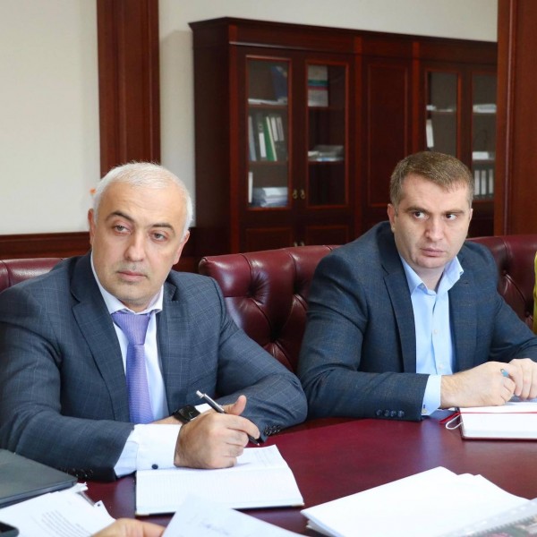 Еженедельная рабочая планерка прошла под председательством Заура Эминова