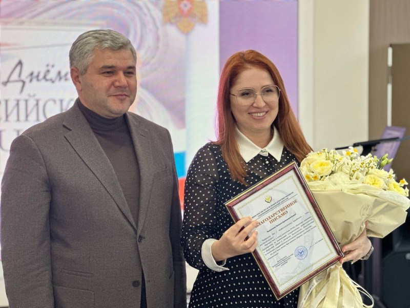 Заур Эминов передал благодарственные письма руководителям республиканских СМИ
