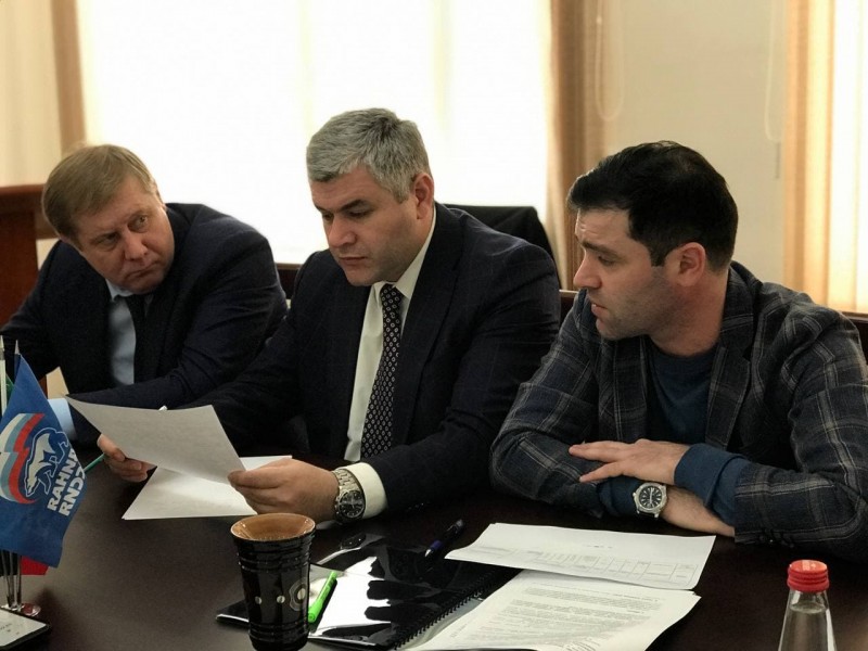 Заседание комиссии по проведению комплексных кадастровых работ состоялось в Буйнакске