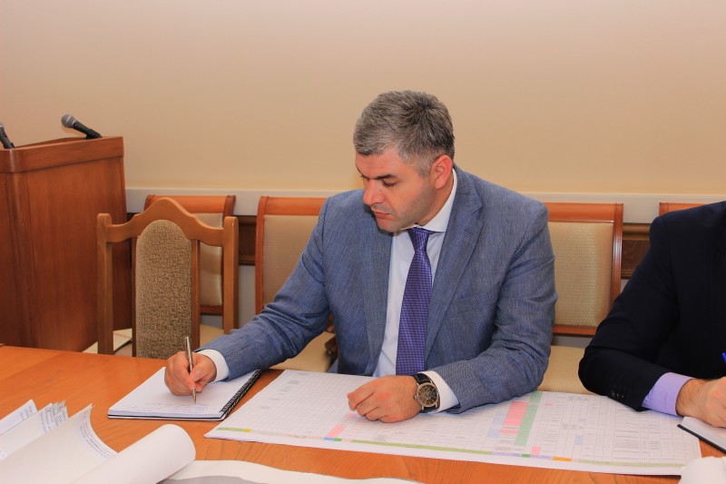 Екатерина Толстикова провела совещание по эффективному использованию земель республиканской собственности