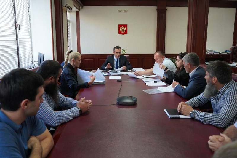 Заур Эминов выслушал проблемные вопросы жителей села Муцалаул
