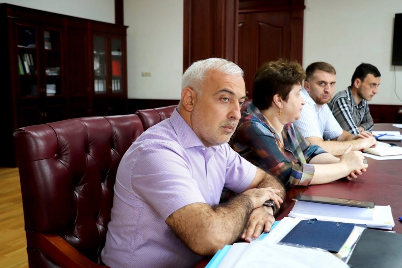 В Минимуществе Дагестана состоялось совещание по вопросу эффективного использования здания республиканского музея изобразительного искусства в городе Махачкала