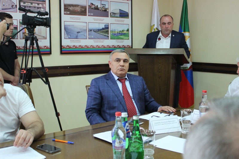 В Буйнакске прошло совещание по вопросу налоговых и неналоговых поступлений в республиканский бюджет