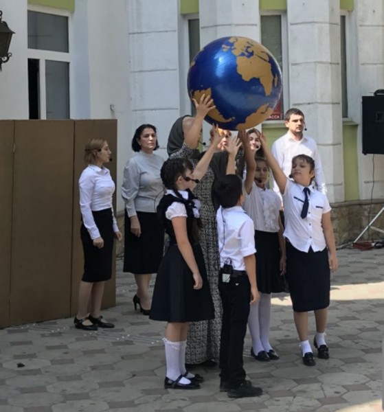 Памяти жертв террористических актов посвятили литературно-театрализованное представление в Махачкале