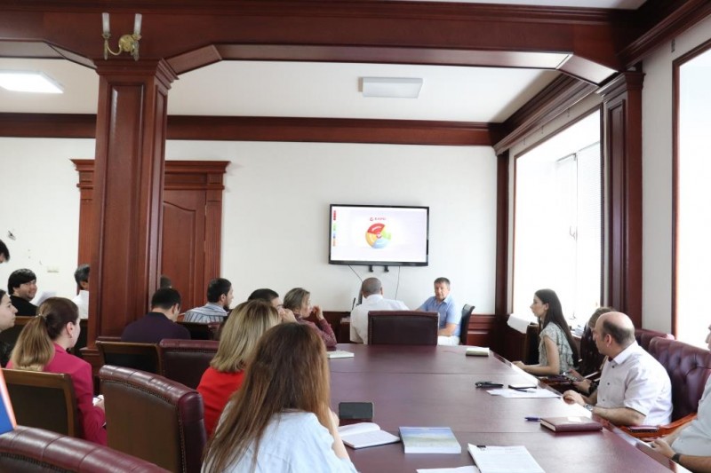 Руководство ИТ-компании "Барс" провело обучение сотрудников Минимущества Дагестана