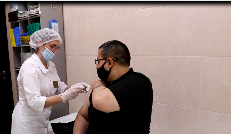 Более 20 сотрудников Минимущества Дагестана прошли вакцинацию от коронавирусной инфекции