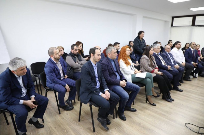 Заур Эминов принял участие во встрече с главными редакторами республиканских СМИ