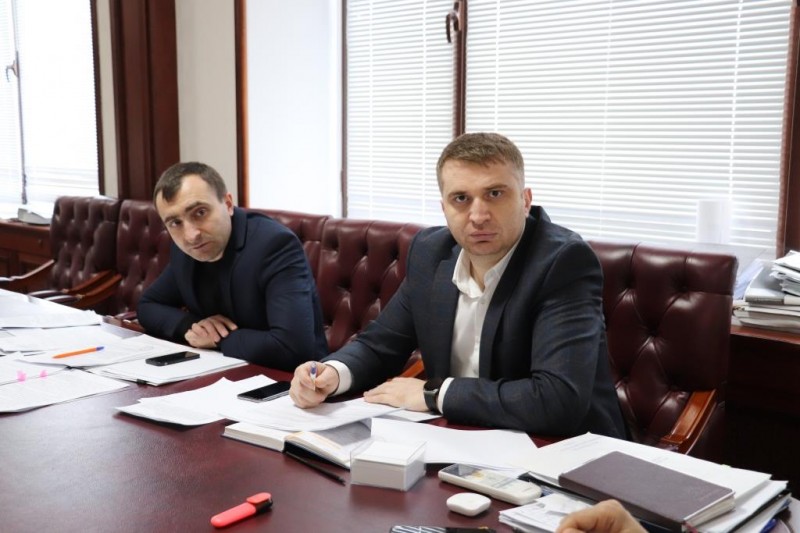 Заур Эминов провел рабочее совещание с сотрудниками Министерства