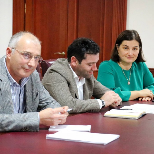 В Минимуществе Дагестана прошла встреча с представителями ДГУНХ