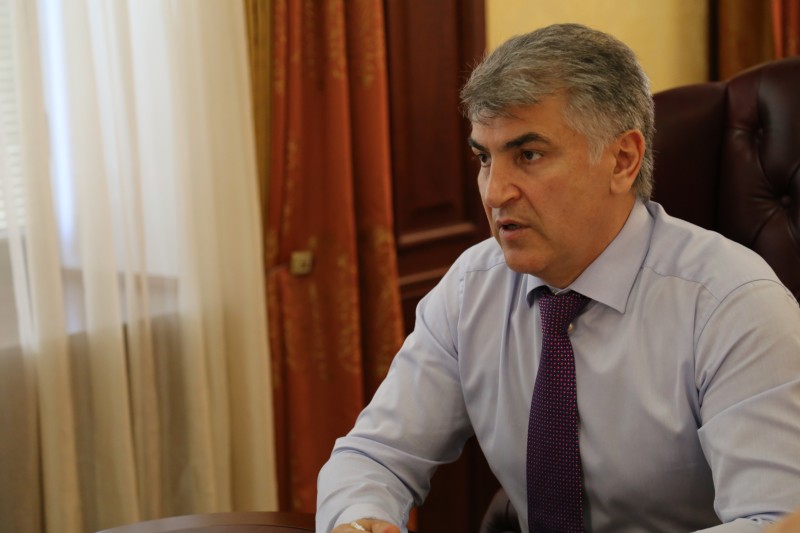 Министр Руслан Магомедов провел совещание руководящим составом ведомства