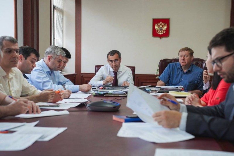 Эминов попросил муниципалитеты не ставить под риск реализацию госпрограммы